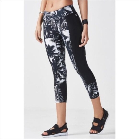 Fabletics Palm Tree Black Cropped Leggings - Picture 2 of 7